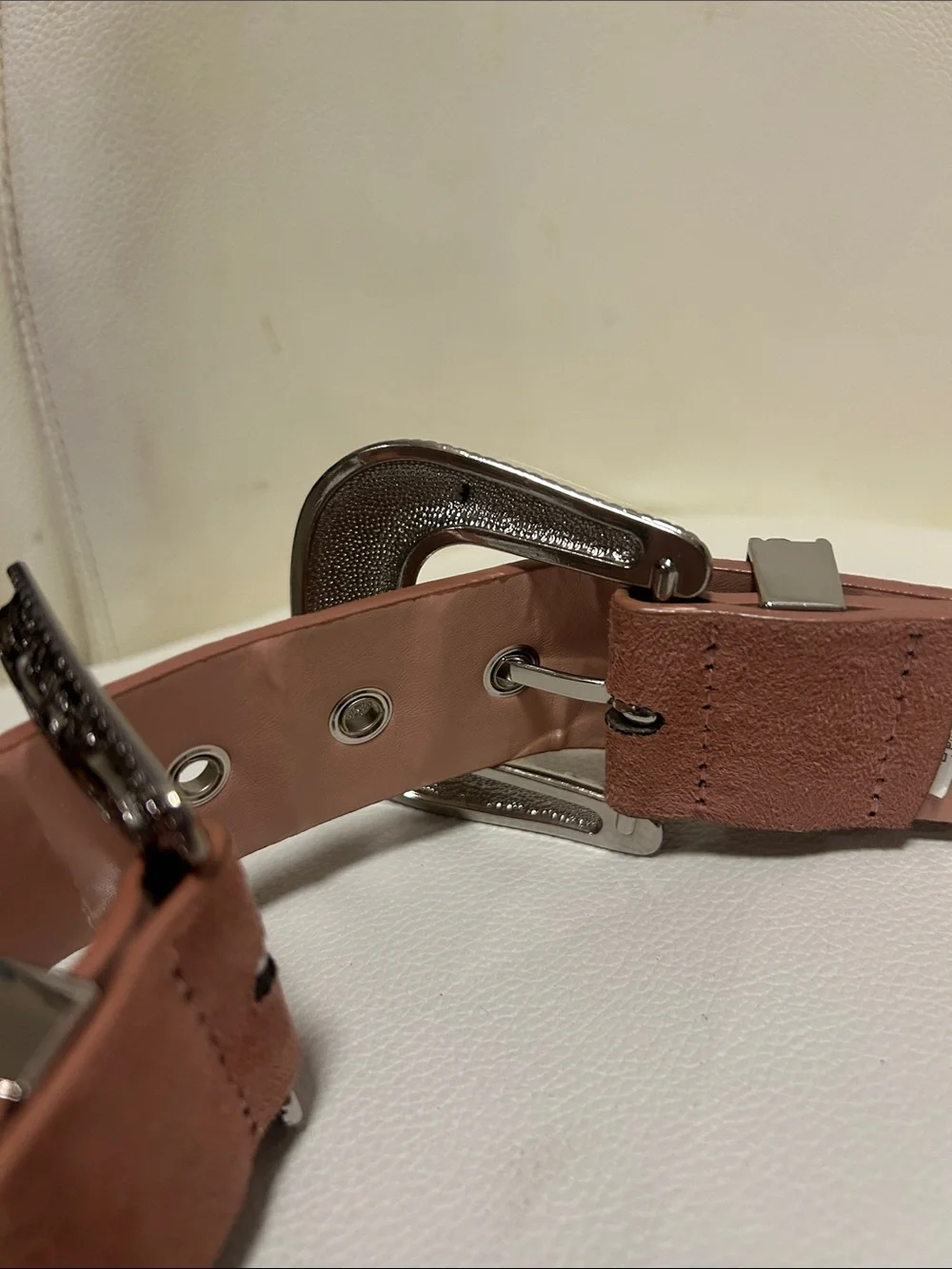 Western Double-Buckle Suede Waist Belt in Dusty Rose. New !